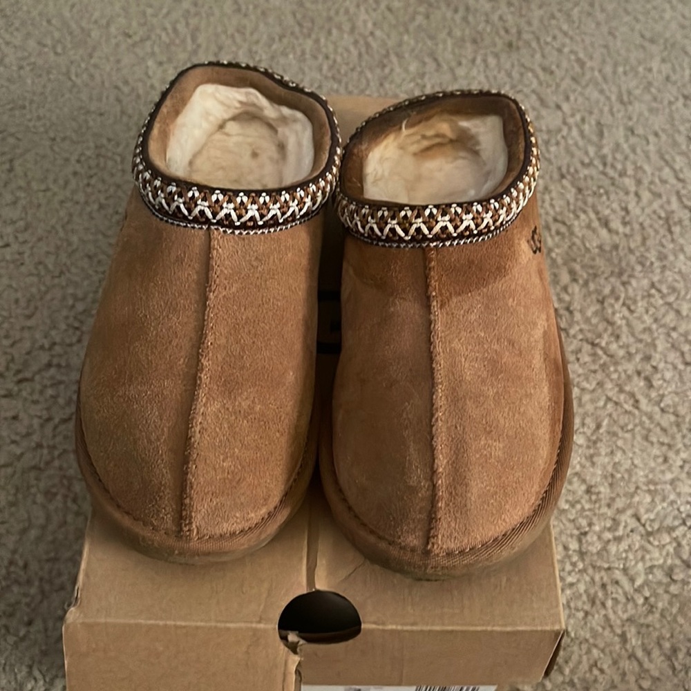 UGG Tasman II Girls size 2